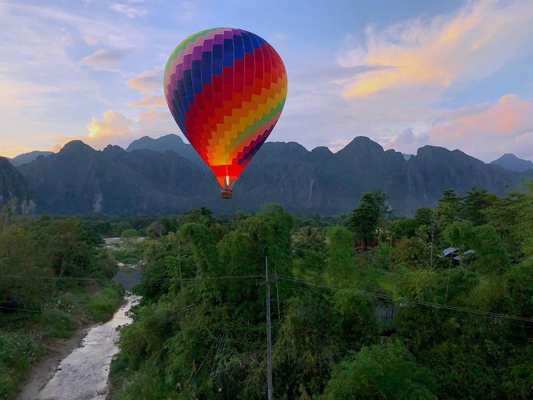 Blue Guesthouse Vang Vieng Exteriör bild